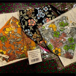 Tory Burch face mask set+ carrying case